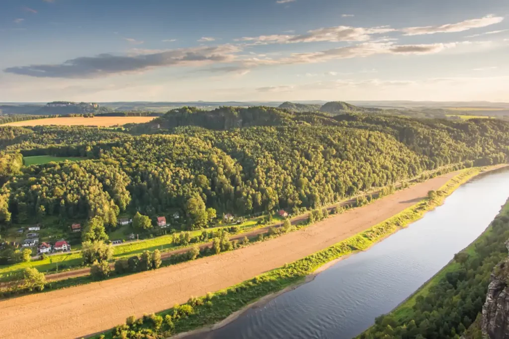 Elbe im Elbsandsteingebirge